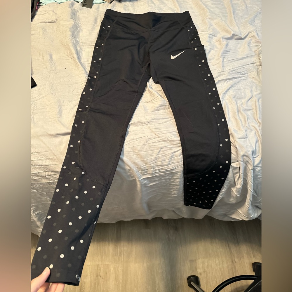 🦋 NWOT Nike leggings 🦋